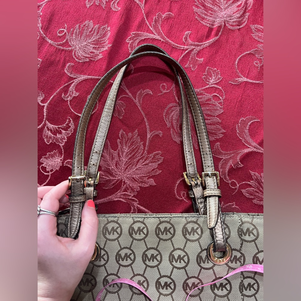 Michael Kors vintage tan & beige monogram tote purse leather adjustable - Picture 15 of 16